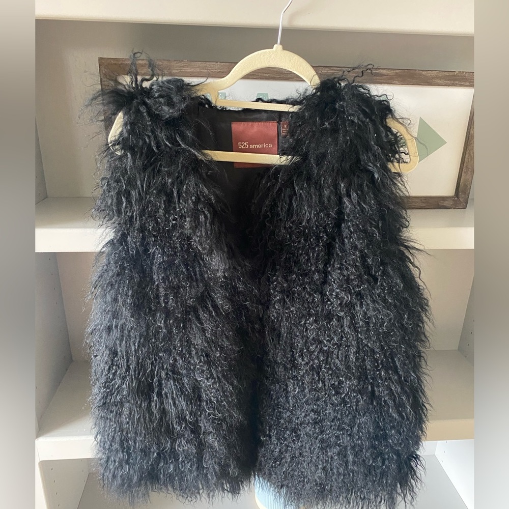 525 America Black Fur Vest